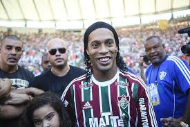 Estrela da amadora full name clube de futebol estrela da amadora nickname(s) os tricolor (the wikipédia en français. Afinal Ronaldinho Gaucho Nunca Foi Oferecido Ao Estrela Da Amadora I Liga Sapo Desporto