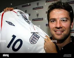 Football souriant michael owen Banque de photographies et d'images à haute  résolution
