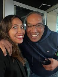 Feliz aniversario familia @rppnoticias !! Grandes profesionales y grandes  amigos. Sigan llevando la información con la confianza y credibilidad de  siempre. Un honor haber trabajado en esta bella casa. Aquí comparto una