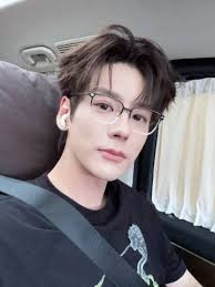 Miles Wei Zheming 魏哲鸣 added a new...