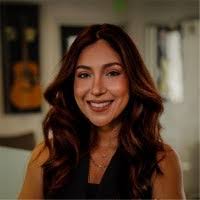 Paula Leon's Instagram, Twitter & Facebook