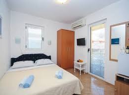 Are pets allowed at the inn guest house? Aparthotel Budva Inn Guest House Budva Trivago De