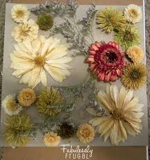 These flower frames are absolutely adorable! Diy Dried Flowers Shadow Box