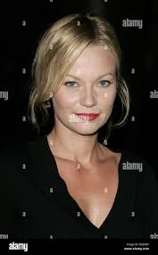 Samantha mathis hi-res stock photography and images