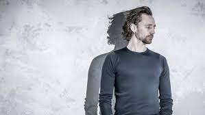 Sarah eddleston tom s sister is a journalist. Tom Hiddleston In Betrayal Theater Review The Hollywood Reporter