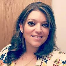 Laura Moes's Instagram, Twitter & Facebook