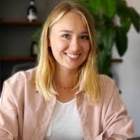 Laura Stich's Instagram, Twitter & Facebook