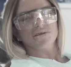 Katie's teeth, to be honest, are horrifying. Katie Price Shows Off Her Real Teeth As She Has Veneers Removed And It S Terrifying