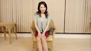 動画］【池上冴子】撮影前からパンティーを濡らす五十路奥様の発情割れ目を性感チェック | エッチな写真