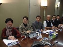 Jun 03, 2021 · 本土疫情嚴峻，疫苗廠商聯亞生技營運長彭文君今（3）日表示，聯亞疫苗二期試驗本月將解盲，月底申請緊急授權（eua），盼. Og H7srqbdqr6m