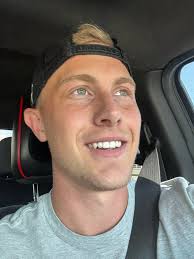 📍Looking for 1-2 Male Roommates