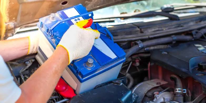 Mobile Car Battery Service & Dial a Battery Dubai