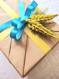 Enter the corporate gift buyer. Zoliab Professional Gift Wrapping In London