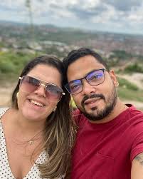 Pra você guardei o amor que nunca soube dar O amor que tive e vi sem me  deixar Sentir sem conseguir provar Sem entregar e repartir Pra você guardei  o amor que