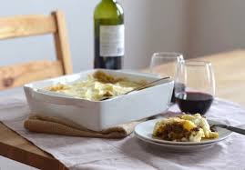Hachis Parmentier Is A Classic French Shepherd S Pie Made With Beef In A Red Wine Sauce And The Fluffiest Mashed Pota Shepherds Pie Food Food Processor Recipes
