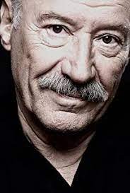 La finalul piesei „regele moare, în care a jucat alături de soţia sa. Victor Rebengiuc Age Bio Faces And Birthday