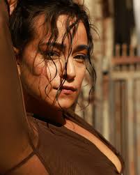 Benjamin Franklin said there are 3 types of people in the world: those who  are immovable, the movable and the ones who move. 💨 Some people resist  change entirely, others can be