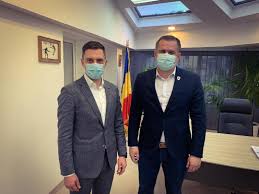 Eduard novak ist ein ehemaliger fußballspieler aus словакия, (* 15 нояб. Ministrul Eduard Novak VorbeÈ™te De Patinoare Intr Un OraÈ™ Unde Nu ExistÄƒ AÈ™a Ceva Postarea Care I A Uluit Pe Iubitorii Sportului Din BacÄƒu Exclusiv