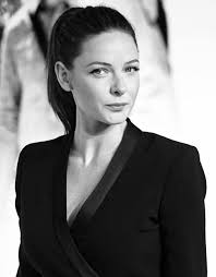 Tom Cruise didn't age — he just downloaded an upgrade. And Rebecca  Ferguson? Pure elegance and power. The Ethan & Ilsa transformation hits  HARD. 💥 #fblifestyle 📸: Getty