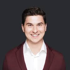 Alan Gee's Instagram, Twitter & Facebook