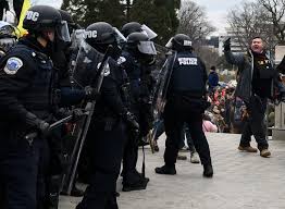 Capitol police chief yogananda pittman pays respects to u.s. Dc Police Chief 3 Dead From Medical Issues During Capitol Riots