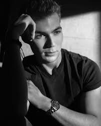 Tom Bayer (@tombayer__) • Instagram photos and videos