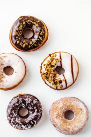 Recette Donuts Au Chocolat Ou Au Sucre Glace Recette Alimentation Recette Donuts Dessert