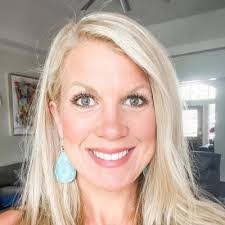 Aileen Cassels's Instagram, Twitter & Facebook