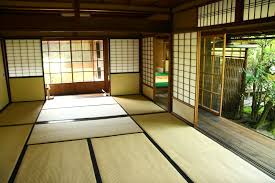 In traditionellen japanischen holzhäusern wird besonders auf eine gute luftzirkulation geachtet, und genau das war den eigentümern am wichtigsten. Japanische Architektur Im Wandel Der Zeit Hundredrooms De
