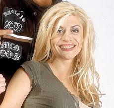 Loredana groza este una dintre cele mai apreciate artiste de la noi. Exclusiv Foto FaÅ£a Loredanei Groza CostÄƒ 11 000 De Euro De A Lungul Anilor Solista S A Tunat Constant Click