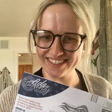 Avery Roberts (@ave_roberts)