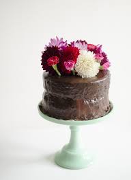 Your cake maker and your florist should be ablr to advise you on this point. Trick For Fresh Flower Cake Toppers Willowday