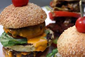 Chef Cuisinier Robot Ingredients De Synthese Ou Recycles Voila A Quoi Ressemblera Le Burger De Demain Agroalimentaire