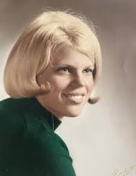 Holly Brill's Instagram, Twitter & Facebook