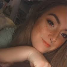 Stephanie Zellner's Instagram, Twitter & Facebook