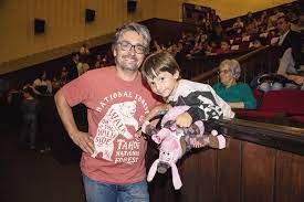 Explore the largest community of artists, bands, podcasters and creators of music & audio. Caras Nuno Markl O Meu Filho Acha Me Uma Especie De Super Heroi
