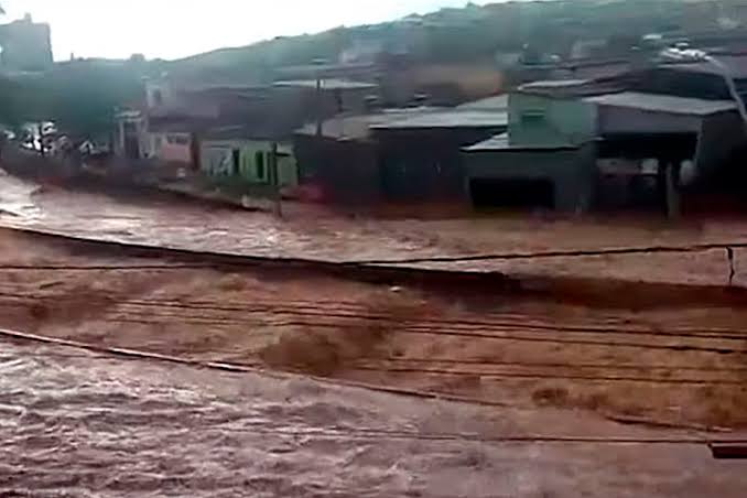 Resultado de imagem para chuvas minas gerais hoje"