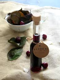 Maybe you would like to learn more about one of these? Liquore Alle Foglie Di Ciliegio