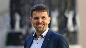 Petr hladik, with the czech consul general to the kurdistan region. V Brne Je Potencial Kolaudovat Dva A Pul Tisice Bytu Rocne Tvrdi Hladik Idnes Cz