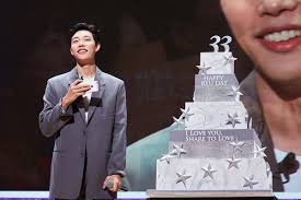 He debuted in the film socialphobia and gained recognition through his role in the. Ryu Jun Yeol Connects With 3500 Fans For His Birthday Fan Meeting