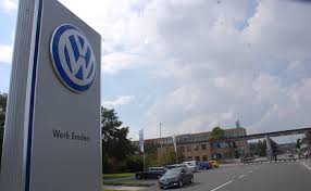 „wegen corona sind in diesem jahr vielen kolleginnen und kollegen die urlaubspläne geplatzt, darum ist planungssicherheit für 2021 nochmal wichtiger, zitiert die „wolfsburger allgemeine zeitung den zuständigen betriebsratskoordinator guido. Vw Werk Emden Drei Tage Dicht Rockland Radio Bester Rock N Pop
