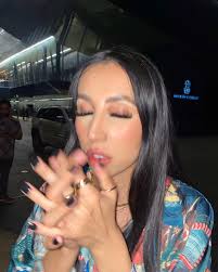 Ariana Toscano's Instagram, Twitter & Facebook