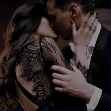 Pin By Irina Perez On Lit Kiss The Sky Couple Aesthetic Daddy Aesthetic Cute Couples