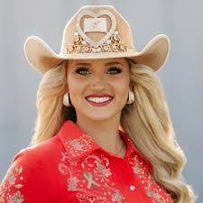 Kara Langford's Instagram, Twitter & Facebook