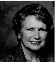 Carolyn Arndt's Instagram, Twitter & Facebook