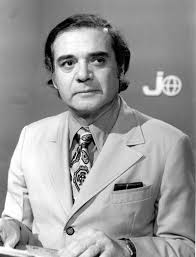 Jornal Nacional completa 55 anos no ar: relembre apresentadores do programa