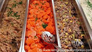 Wer eine feier ausrichten muss und plant (im besten falle eine hochzeit) der wird bald merken, dass die bewirtung der gäste einen beachtlichen teil der veranschlagten kosten verschlingt. Kaltes Buffet Lamiacucina