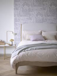 Inspiring bedroom wallpaper ideas will bring print, colorful designs and good vibes to your sleeping while feature wall ideas continue to serve us well, we think it's perfectly plausible to cover those a subtly distressed grey wallpaper, obviously. Grey Bedroom Wallpaper 11 Styles And Ideas To Inspire News Art Travel Design Technology