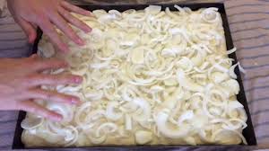 Buchi Focaccia Genovese Con Le Cipolle Youtube