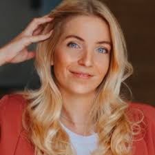 Elle en avait marre que ses amis ne la remboursent pas.